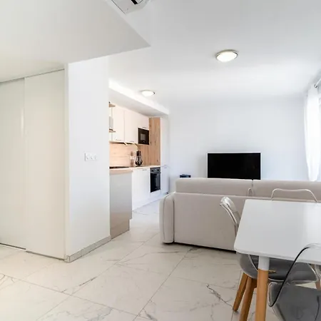 Le Doux Sejour Azureen - Welkeys Apartament